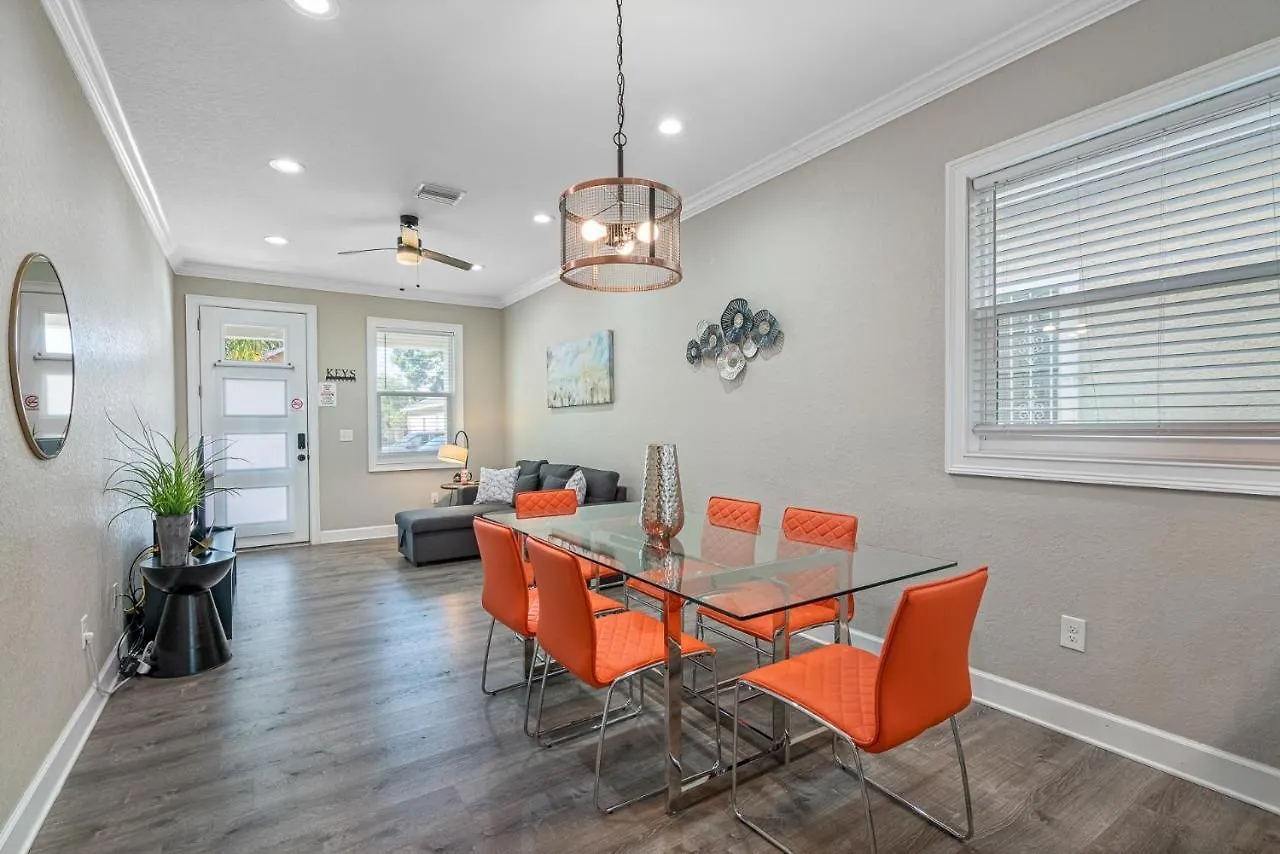 Holiday home Cozy And Spacious 4Br House With Pool In Tampa