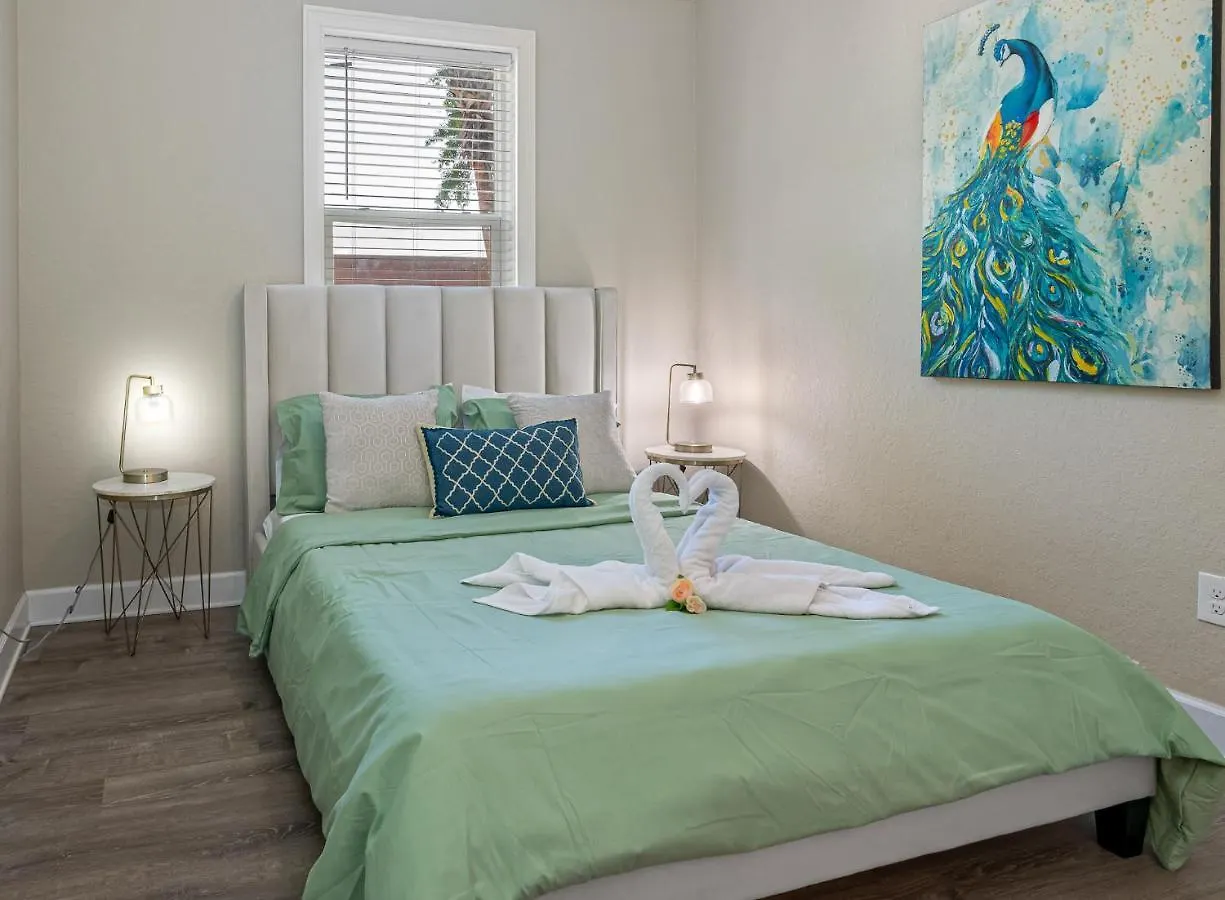 Cozy And Spacious 4Br House With Pool In Tampa Casa de Férias