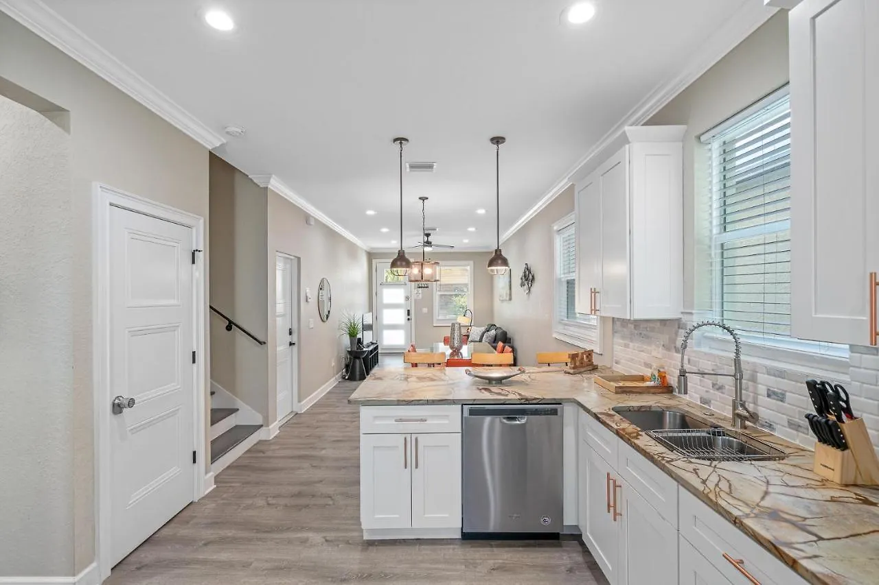 Cozy And Spacious 4Br House With Pool In Tampa 0*,