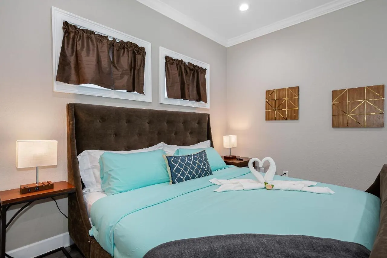 Casa de Férias Cozy And Spacious 4Br House With Pool In Tampa Estados Unidos da América