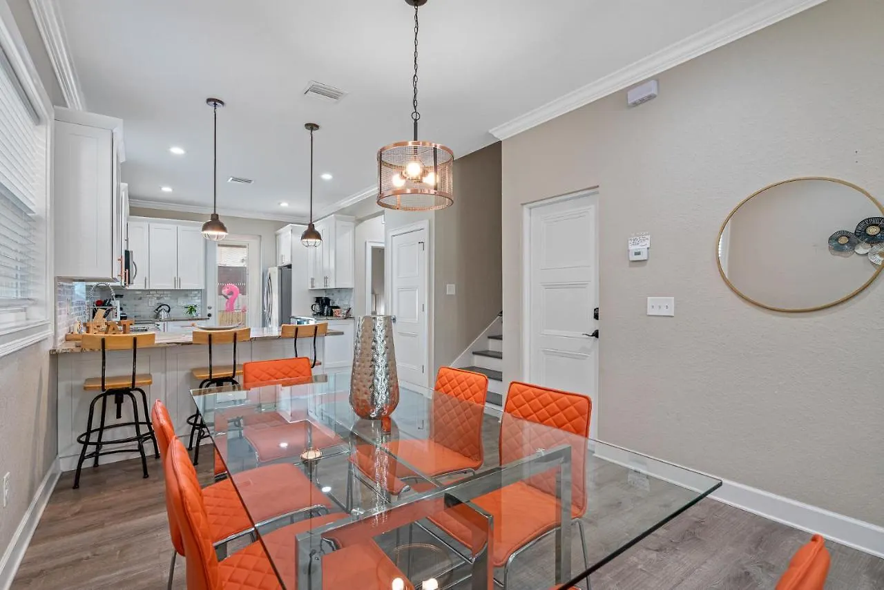 Cozy And Spacious 4Br House With Pool In Tampa