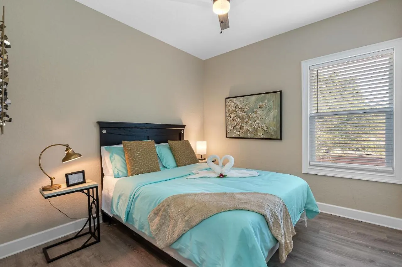 Cozy And Spacious 4Br House With Pool In Tampa United States
