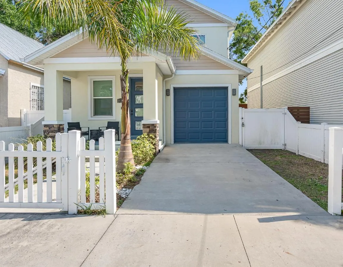 Cozy And Spacious 4Br House With Pool In Tampa 0*,