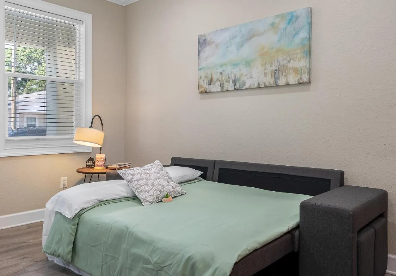 Cozy And Spacious 4Br House With Pool In Tampa